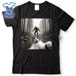 Surprised-Scared-Cat-Selfie-With-Sasquatsch-Bigfoot-Shirt