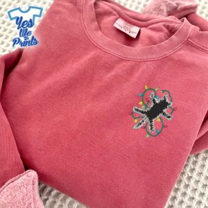 Christmas-Vacation-Funny-Electrocuted-Cat-Cat-Lovers-Gift-Embroidered-Shirt