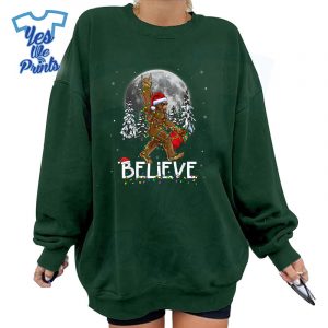 Santa-Bigfoot-Christmas-Lights-Sasquatch-Believe-Xmas-Shirt