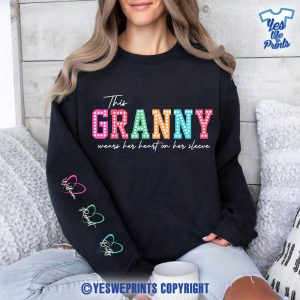 This-Mama-Grandma-Nana-Wears-Her-Heart-on-Her-Sleeve-Custom-Kids-Names-Mothers-Day-Gift-1